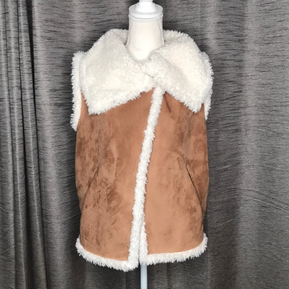 HINGE TAN AND CREAM COZY CHIC LARGE BROWN VEST